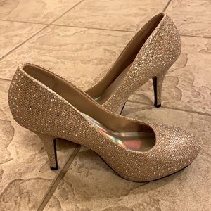 Sparkling, jeweled pale gold 4 inch pumps with 1/2 in platform.